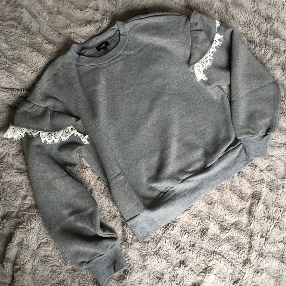 🆕Emotional Appeal Ruffle Lace Sweatshirt. Size S✨ - Picture 3 of 5